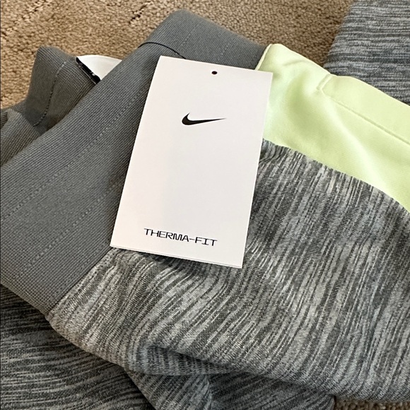 Nike boys joggers size medium New With Tags - Picture 4 of 4